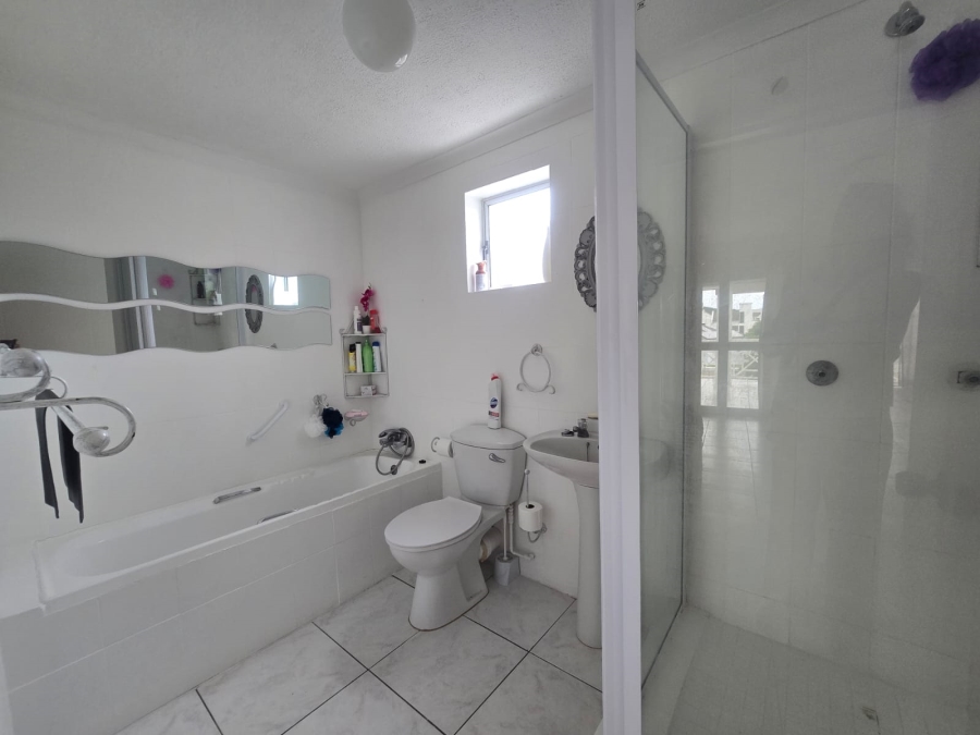 4 Bedroom Property for Sale in Royal Alfred Marina Eastern Cape
